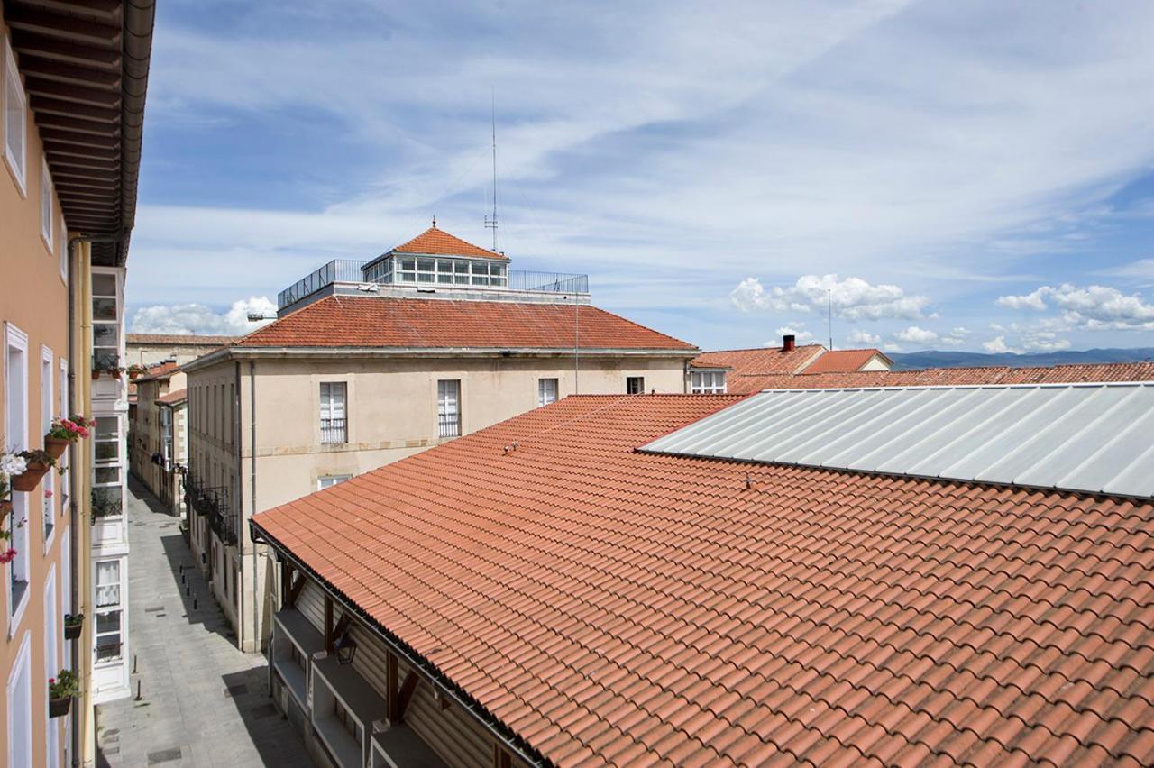 La Casa De Santa Maria Estudios Vitoria-Gasteiz Exterior photo